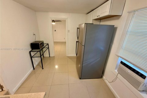 Villa ou maison à louer à Miami, Floride: 1 chambre, 65.03 m2 № 1996849 - photo 6