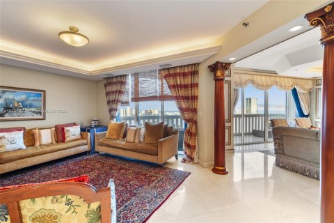 Купить кондоминиум в Авентура, Флорида 5 спален, 397.71м2, № 1839514 - фото 12