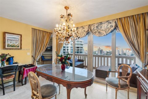 Купить кондоминиум в Авентура, Флорида 5 спален, 397.71м2, № 1839514 - фото 15