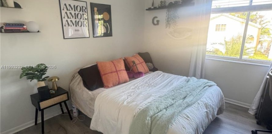 Casa en Dania Beach, Florida 3 dormitorios, 128.21 m2 № 2057120