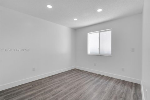 Villa ou maison à vendre à Miami, Floride: 3 chambres, 130.62 m2 № 2080903 - photo 15