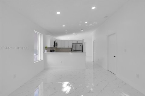 Villa ou maison à vendre à Miami, Floride: 3 chambres, 130.62 m2 № 2080903 - photo 10