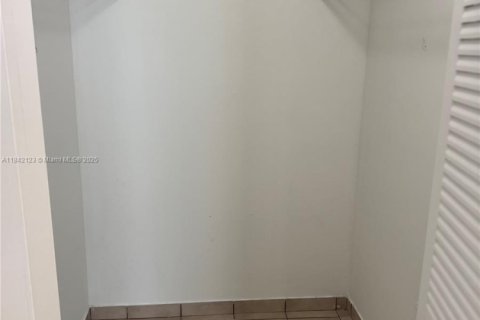 Copropriété à vendre à Miami, Floride: 2 chambres, 83.43 m2 № 1834489 - photo 6