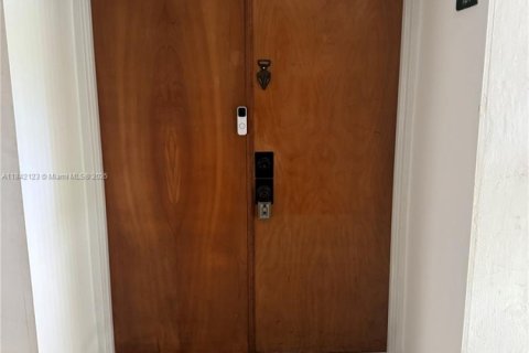 Copropriété à vendre à Miami, Floride: 2 chambres, 83.43 m2 № 1834489 - photo 1