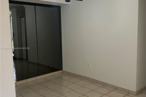 Copropriété à vendre à Miami, Floride: 2 chambres, 83.43 m2 № 1834489 - photo 3