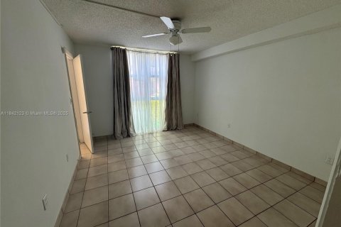Copropriété à vendre à Miami, Floride: 2 chambres, 83.43 m2 № 1834489 - photo 12