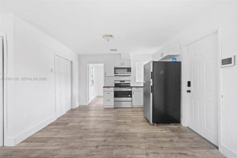 Immobilier commercial à vendre à Fort Lauderdale, Floride: 137.96 m2 № 2007205 - photo 12