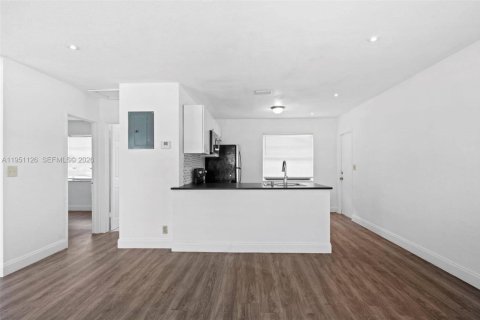 Immobilier commercial à vendre à Fort Lauderdale, Floride: 137.96 m2 № 2007205 - photo 4