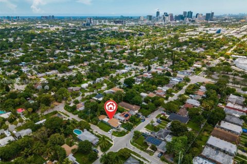 Immobilier commercial à vendre à Fort Lauderdale, Floride: 137.96 m2 № 2007205 - photo 27