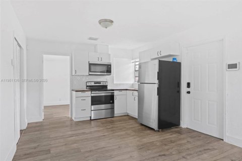 Immobilier commercial à vendre à Fort Lauderdale, Floride: 137.96 m2 № 2007205 - photo 11