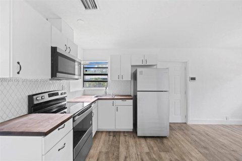 Immobilier commercial à vendre à Fort Lauderdale, Floride: 137.96 m2 № 2007205 - photo 17