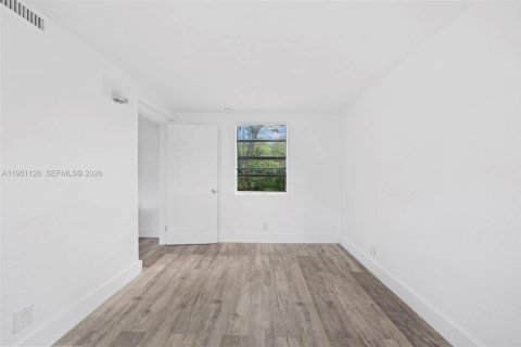 Immobilier commercial à vendre à Fort Lauderdale, Floride: 137.96 m2 № 2007205 - photo 19