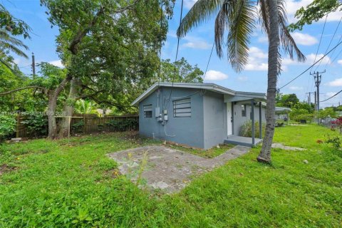 Immobilier commercial à vendre à Fort Lauderdale, Floride: 137.96 m2 № 2007205 - photo 25