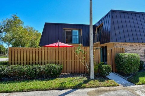 Touwnhouse à louer à Stuart, Floride: 2 chambres, 119.66 m2 № 1059998 - photo 1