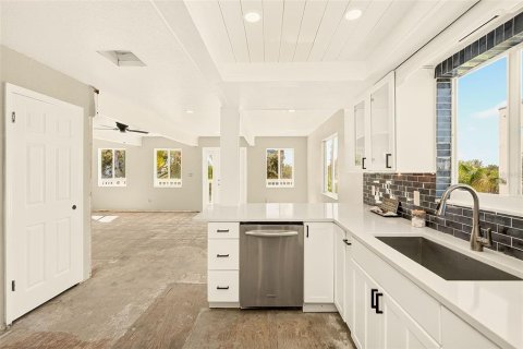 Villa ou maison à vendre à Seminole, Floride: 3 chambres, 151.62 m2 № 2428934 - photo 3