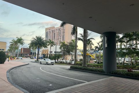 Condo in Doral, Florida, 1 bedroom № 2039979 - photo 23