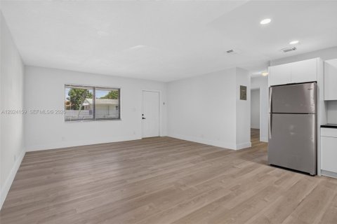 Apartamento en alquiler en Wilton Manors, Florida, 2 dormitorios, 83.61 m2 № 2087592 - foto 7