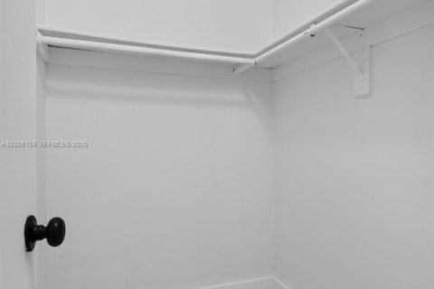 Apartamento en alquiler en Wilton Manors, Florida, 2 dormitorios, 83.61 m2 № 2087592 - foto 11
