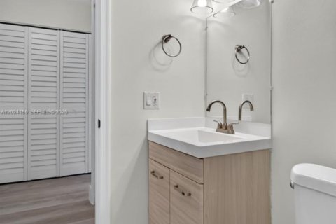 Apartamento en alquiler en Wilton Manors, Florida, 2 dormitorios, 83.61 m2 № 2087592 - foto 15
