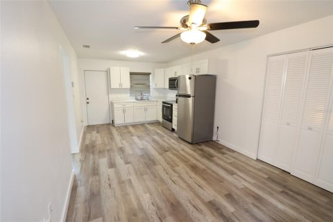 Appartement à louer à Lake Wales, Floride: 1 chambre, 55.74 m2 № 2155804 - photo 3