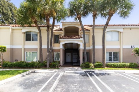 Condo in Boynton Beach, Florida, 2 bedrooms  № 1229177 - photo 1