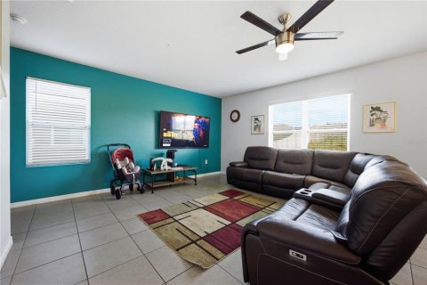 Villa ou maison à louer à Davenport, Floride: 4 chambres, 234.67 m2 № 2411604 - photo 9