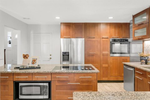 Touwnhouse à vendre à Tampa, Floride: 3 chambres, 162.67 m2 № 1914313 - photo 14