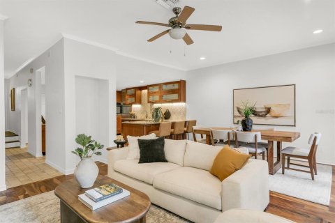 Touwnhouse à vendre à Tampa, Floride: 3 chambres, 162.67 m2 № 1914313 - photo 4