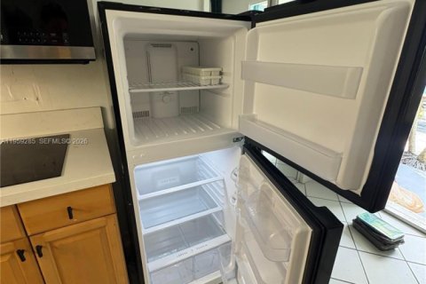 Apartment in Pompano Beach, Florida 1 bedroom, 50.17 sq.m. № 2018115 - photo 2