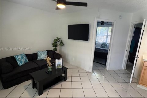 Apartment in Pompano Beach, Florida 1 bedroom, 50.17 sq.m. № 2018115 - photo 3