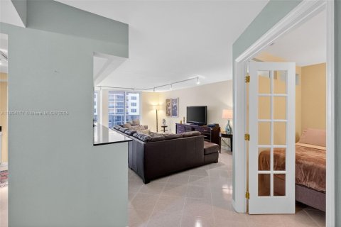 Copropriété à louer à Miami Beach, Floride: 2 chambres, 127.09 m2 № 1946008 - photo 4