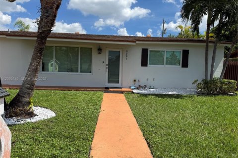 Villa ou maison à Miami, Floride 3 chambres, 110.18 m2 № 2390184