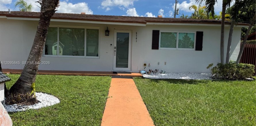 Villa ou maison à Miami, Floride 3 chambres, 110.18 m2 № 2390184