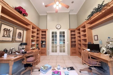 House in Homestead, Florida 4 bedrooms, 439.99 sq.m. № 2069622 - photo 18