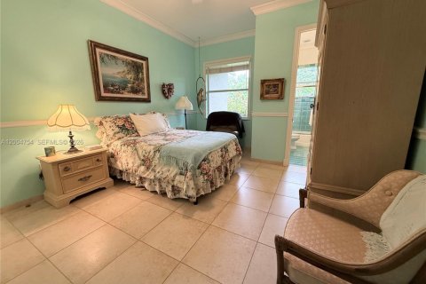 House in Homestead, Florida 4 bedrooms, 439.99 sq.m. № 2069622 - photo 25