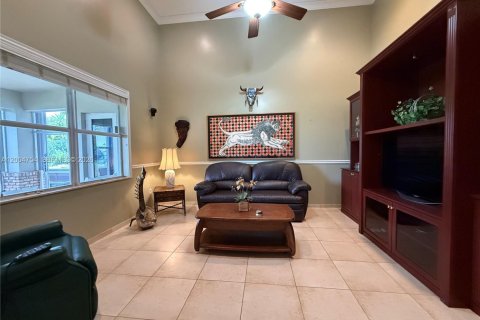 House in Homestead, Florida 4 bedrooms, 439.99 sq.m. № 2069622 - photo 30