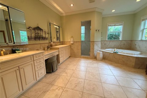 House in Homestead, Florida 4 bedrooms, 439.99 sq.m. № 2069622 - photo 21