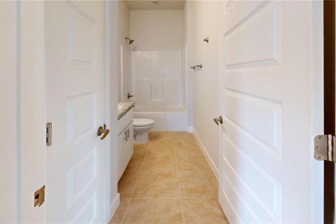 House in Bell, Florida 3 bedrooms, 121.61 sq.m. № 1586664 - photo 6