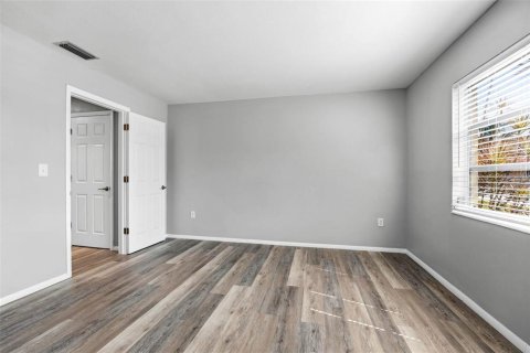 Condo in Gulfport, Florida, 1 bedroom  № 2212932 - photo 19