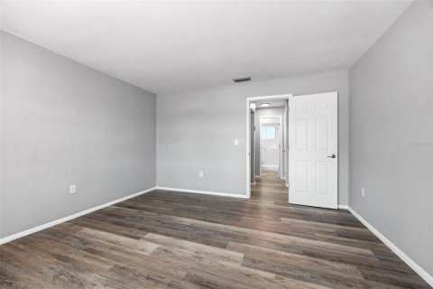 Condo in Gulfport, Florida, 1 bedroom  № 2212932 - photo 18