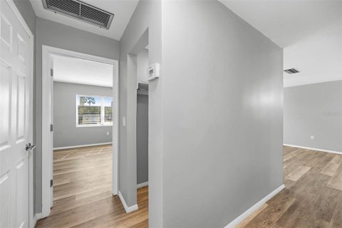 Condo in Gulfport, Florida, 1 bedroom  № 2212932 - photo 16