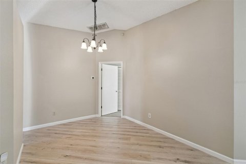 Villa ou maison à vendre à Oviedo, Floride: 3 chambres, 131.83 m2 № 2334306 - photo 7
