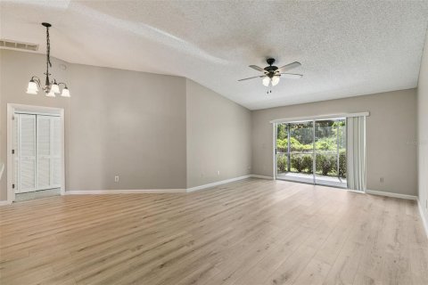Villa ou maison à vendre à Oviedo, Floride: 3 chambres, 131.83 m2 № 2334306 - photo 4