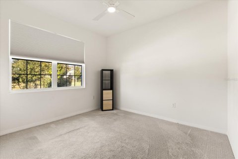 Villa ou maison à louer à Wildwood, Floride: 3 chambres, 168.15 m2 № 2156095 - photo 6