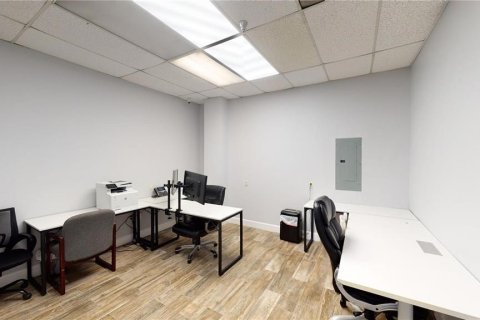 Commercial property in Lake Mary, Florida 520.25 sq.m. № 2210870 - photo 11