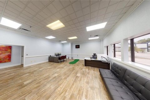 Commercial property in Lake Mary, Florida 520.25 sq.m. № 2210870 - photo 9