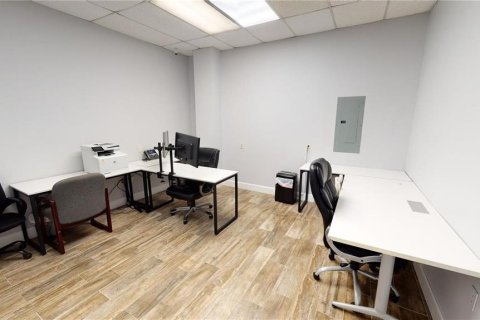 Commercial property in Lake Mary, Florida 520.25 sq.m. № 2210870 - photo 5