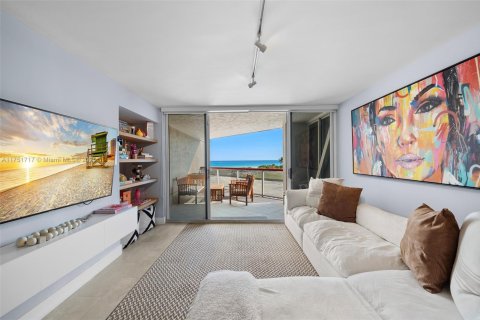 Condo in Miami Beach, Florida, 3 bedrooms  № 1705491 - photo 9