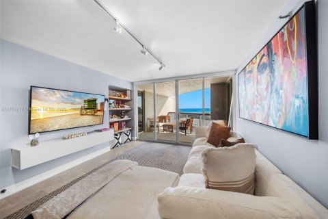 Condo in Miami Beach, Florida, 3 bedrooms  № 1705491 - photo 10