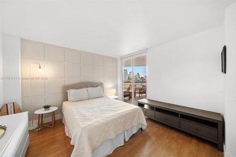 Condo in Miami Beach, Florida, 3 bedrooms  № 1705491 - photo 18